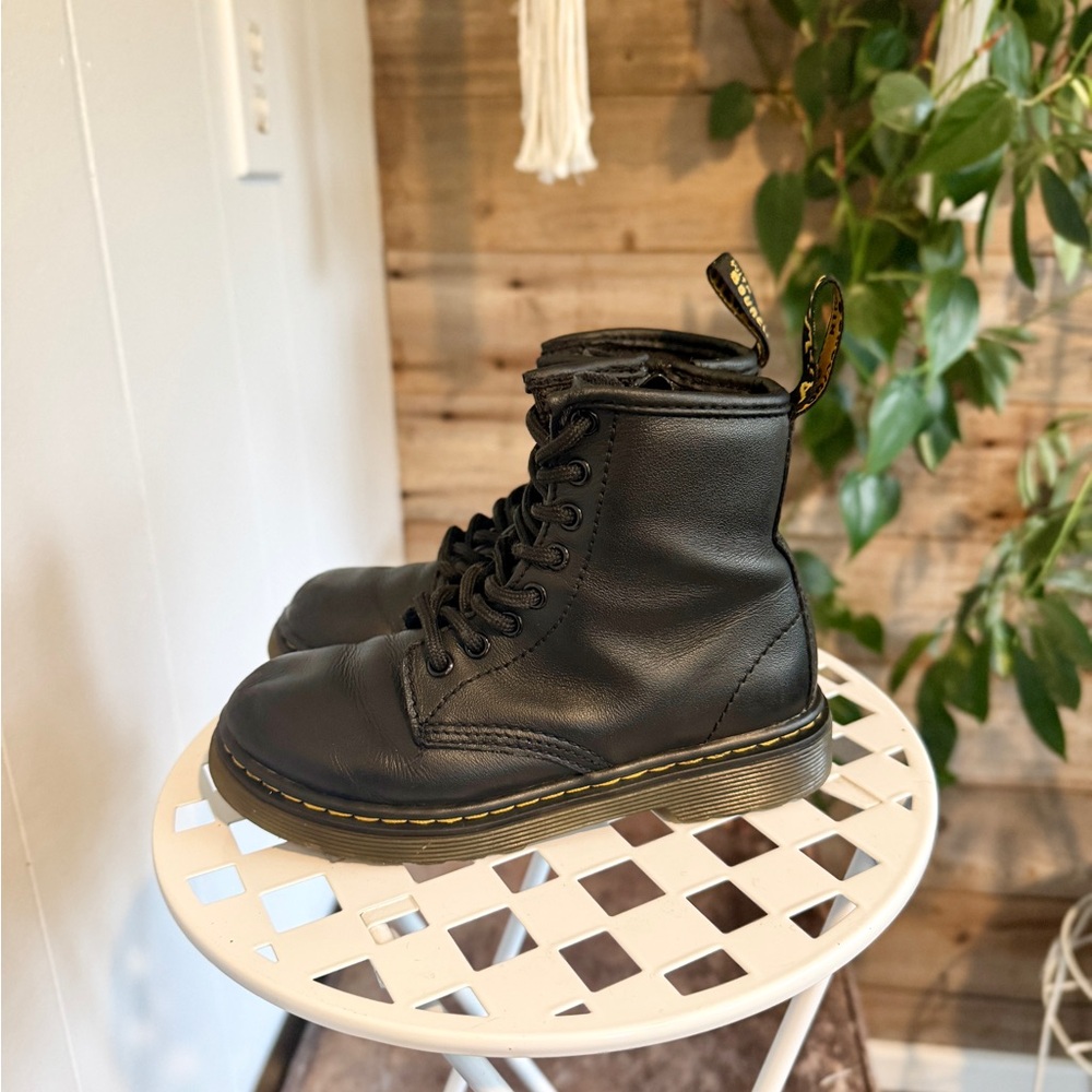 🥾 Dr. Martens Kids 1460J Leather Boots • Size 11 US Youth - Picture 2 of 9
